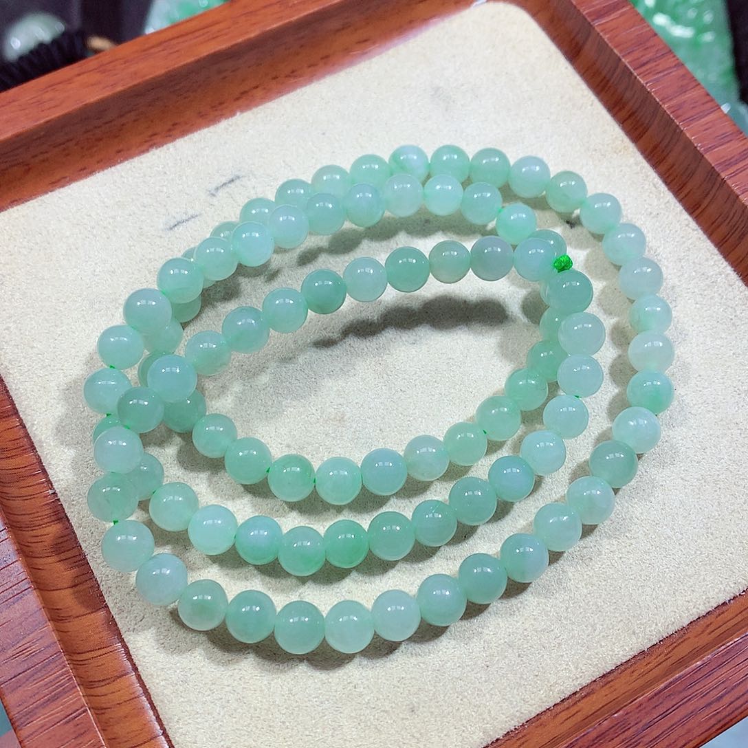 翡翠颈饰未镶嵌缅甸翡翠