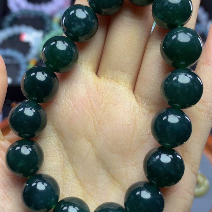 翡翠手链未镶嵌翡翠