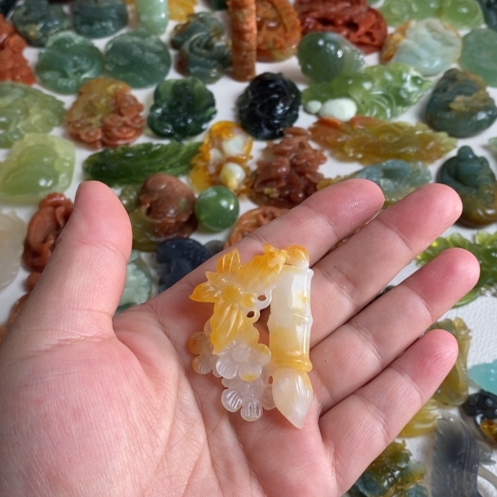 蛇纹石玉颈饰未镶嵌