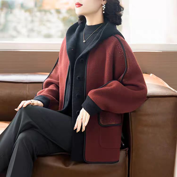 秋冬洋气上衣女新款妈妈装大码显年轻卫衣阔太太显瘦遮肉外套8225