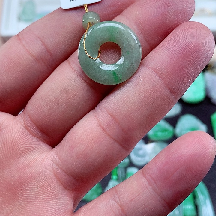 翡翠吊坠(不含链)未镶嵌10