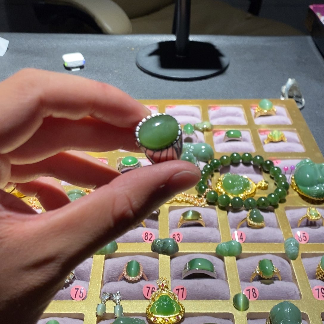 未镶嵌戒指和田玉（碧玉）