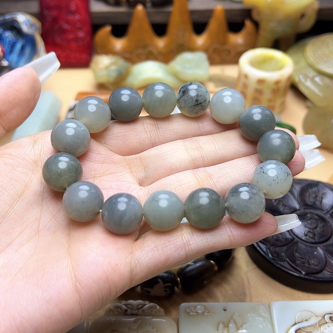 蛇纹石玉未镶嵌颈饰