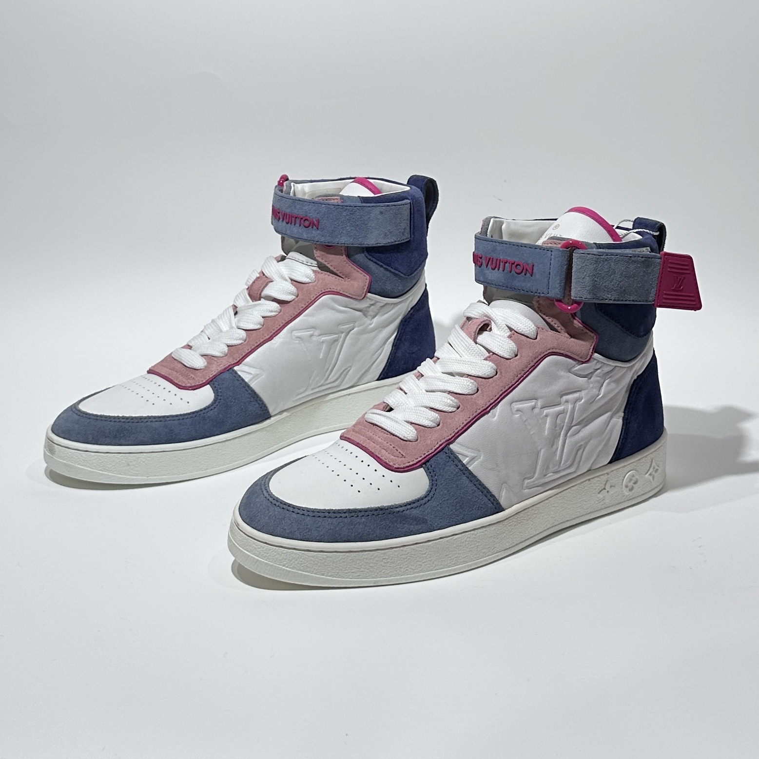 99新 LouisVuitton/路易威登 38码 马卡龙色高帮时尚板鞋/BX01719
