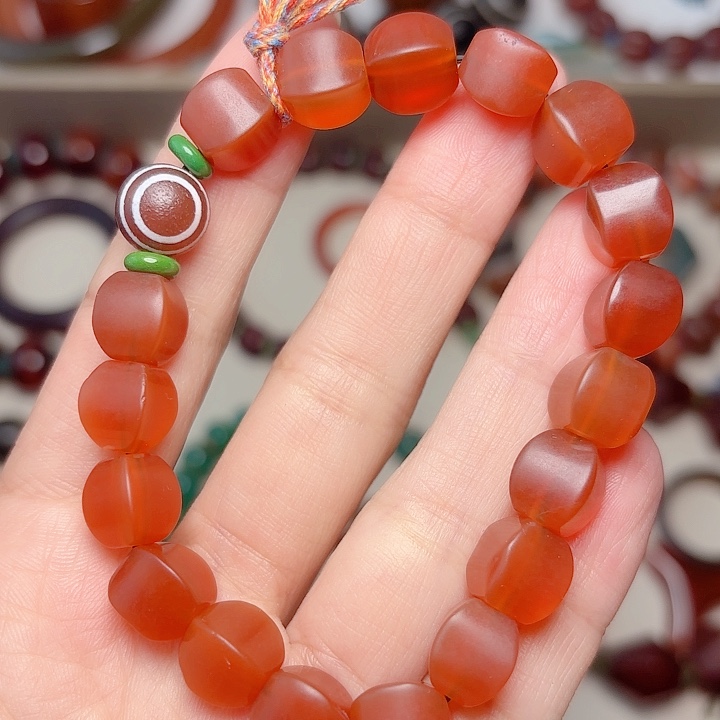 玛瑙/玉髓颈饰未镶嵌