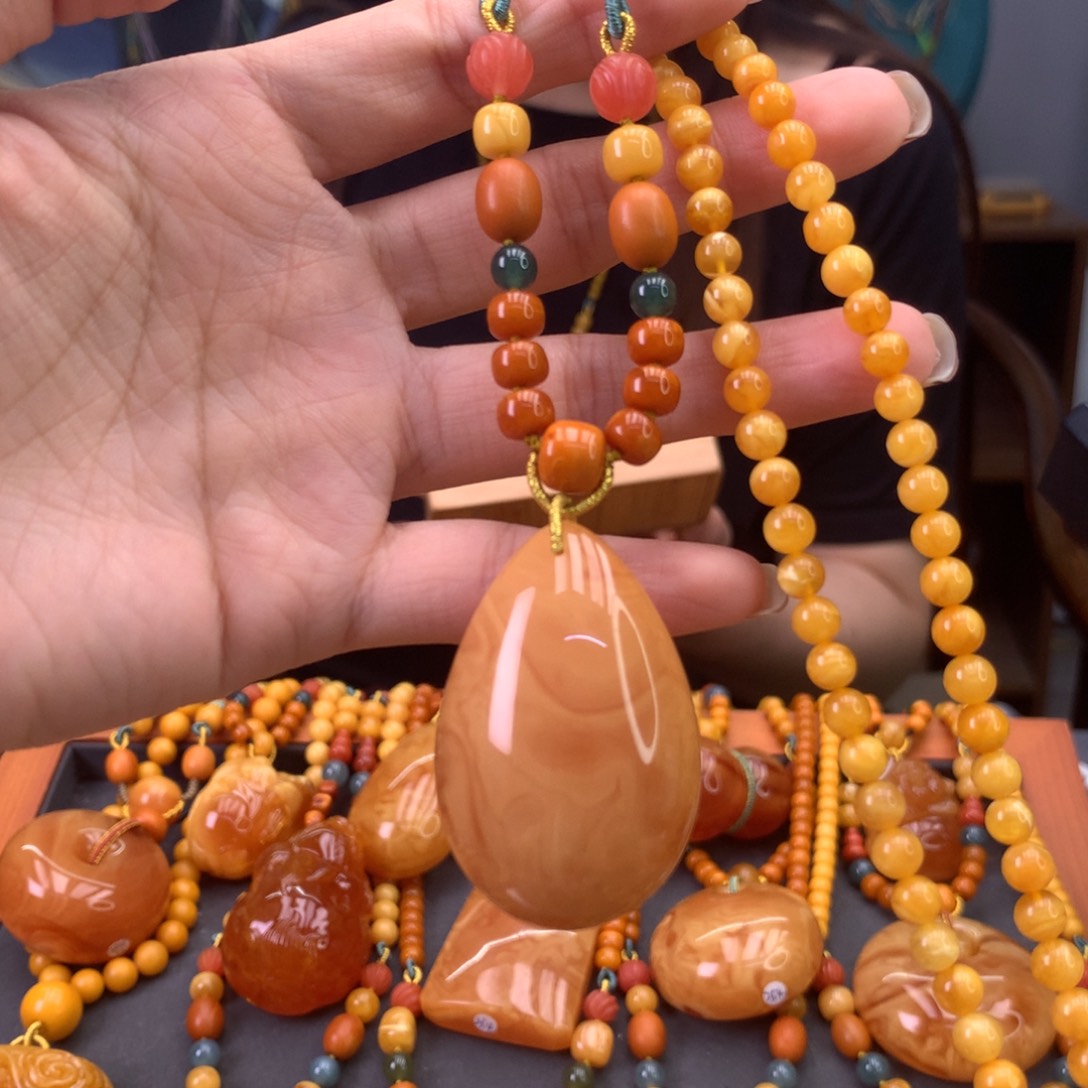 未镶嵌颈饰蜜蜡天然