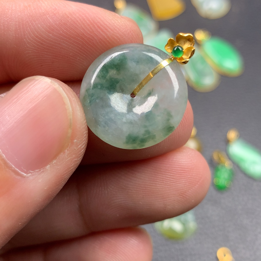 【闪购商品】颈饰18K金镶嵌翡翠翡翠