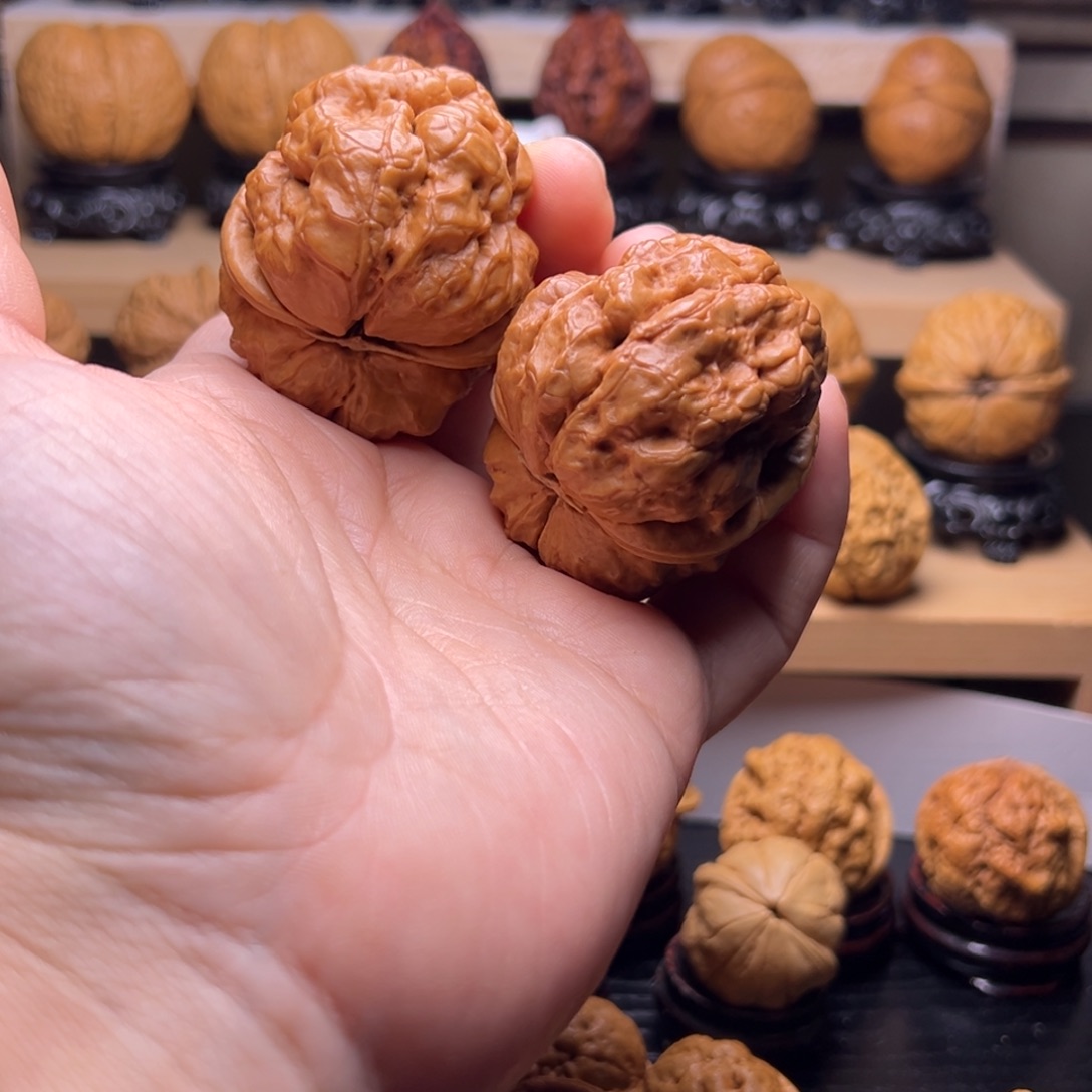 文玩核桃吊坠28w老树金蟾疙瘩包