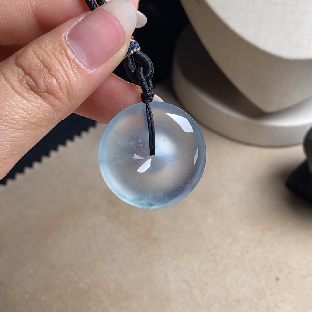 翡翠未镶嵌颈饰莫西沙玻璃种白底飘蓝花起钢肉扣27.5-6.5