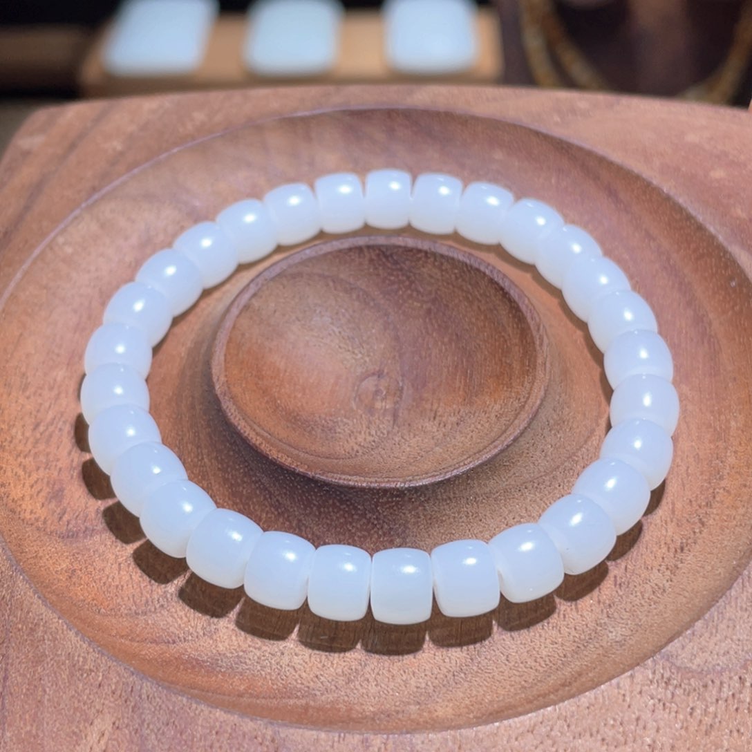 未镶嵌手链和田玉卡7