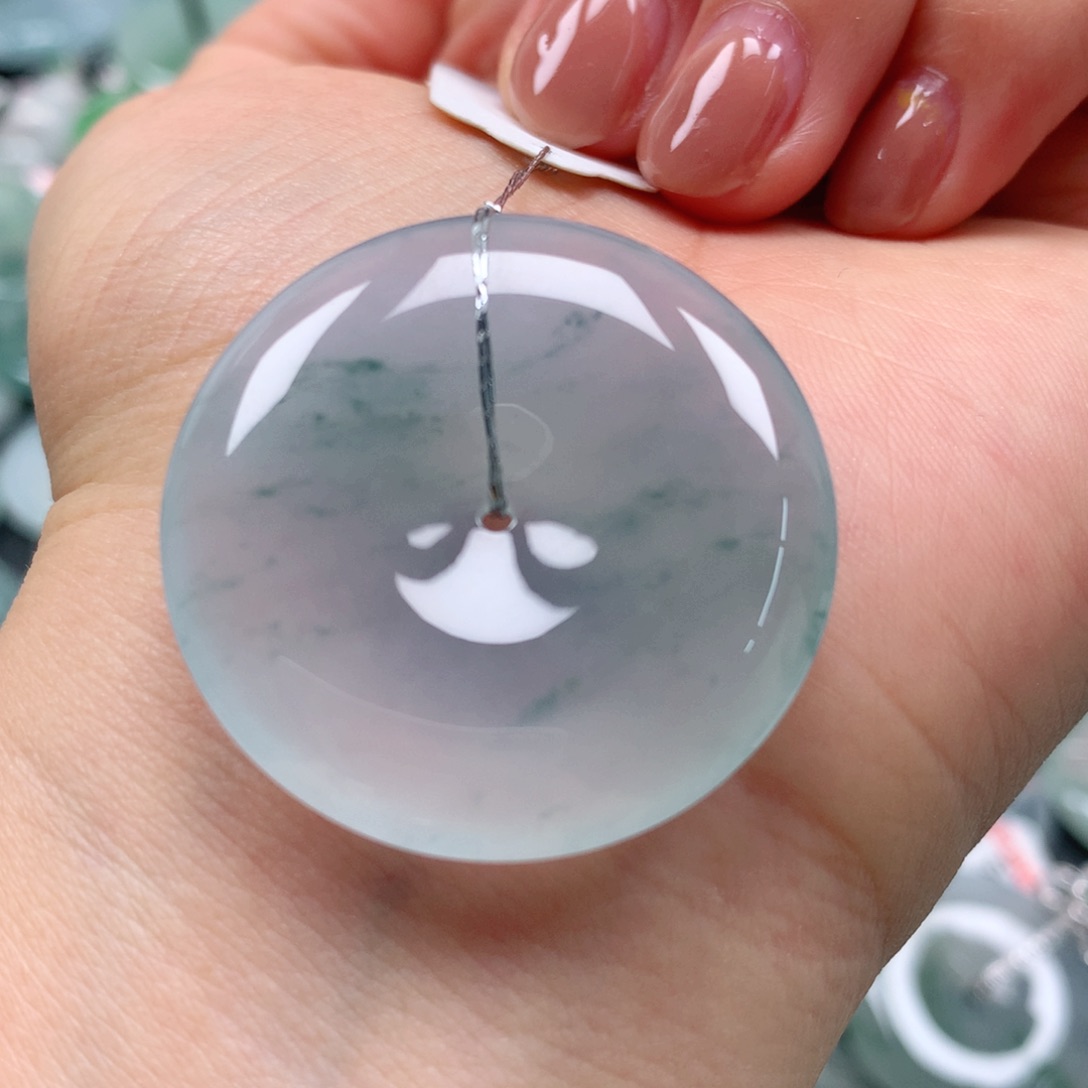 翡翠颈饰未镶嵌天然翡翠