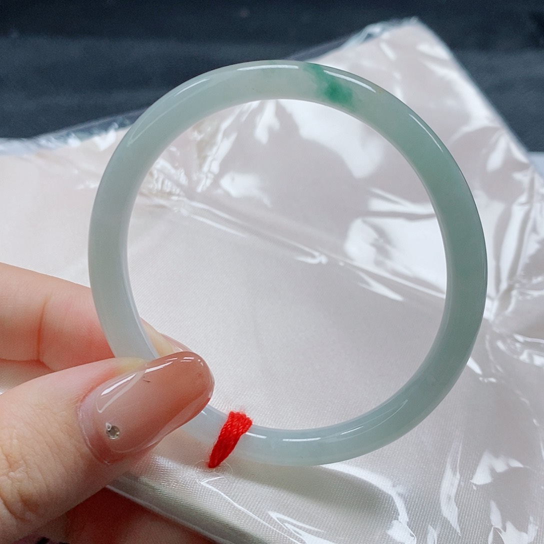 【闪购商品】未镶嵌手镯（贵妃镯）翡翠449号