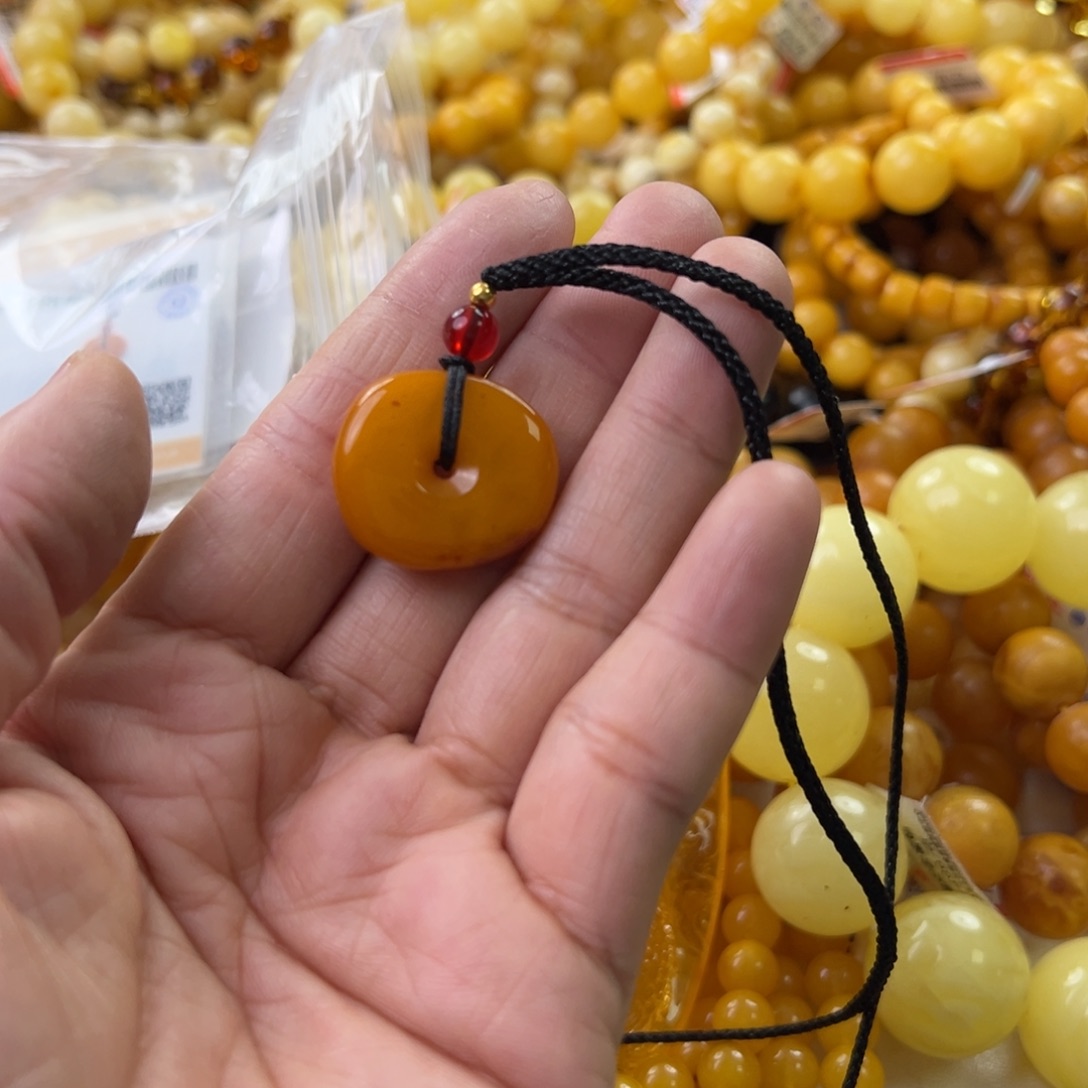 琥珀珠宝奇石未镶嵌