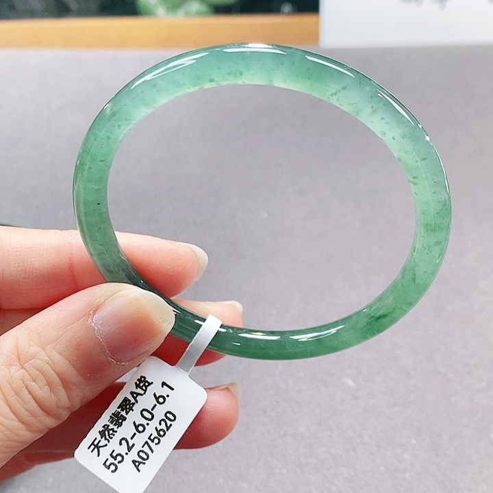 【闪购商品】翡翠手镯（圆镯）未镶嵌