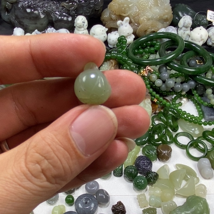 萌***萌和田玉未镶嵌车挂