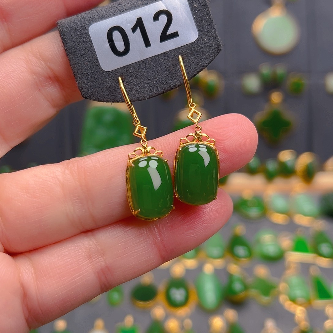 和田玉18K金镶嵌耳饰