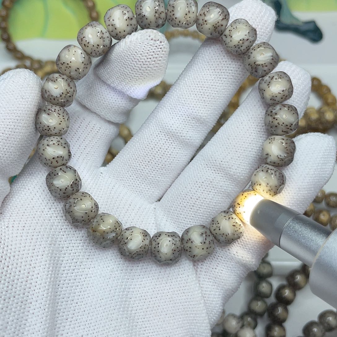 星月菩提手串32。10/9灰冰冰晶果冻无相