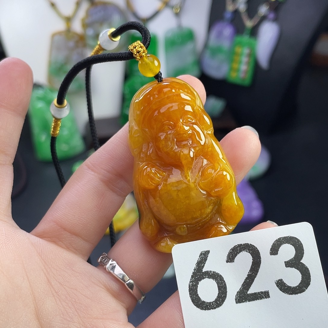 翡翠未镶嵌吊坠(赠链)