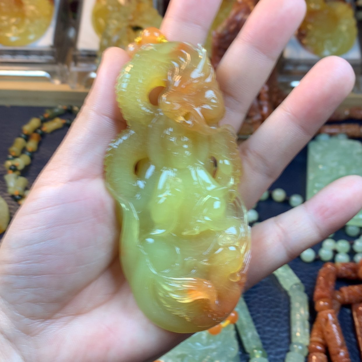 【闪购商品】蛇纹石玉颈饰未镶嵌金**l