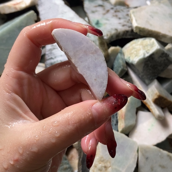 翡翠颈饰未镶嵌天然翡翠