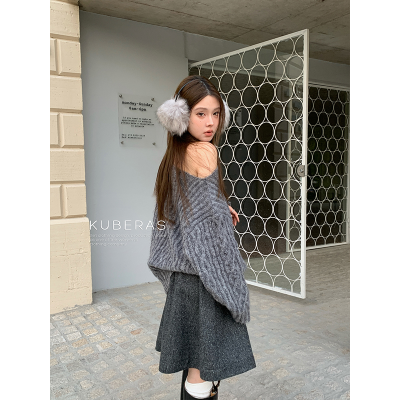 KUBERAS 斜肩蝙蝠袖毛衣设计款羊毛粗针绞花冬新款宽松厚实针织衫