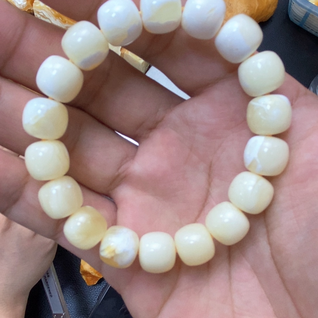 琥珀未镶嵌戒指蜜蜡