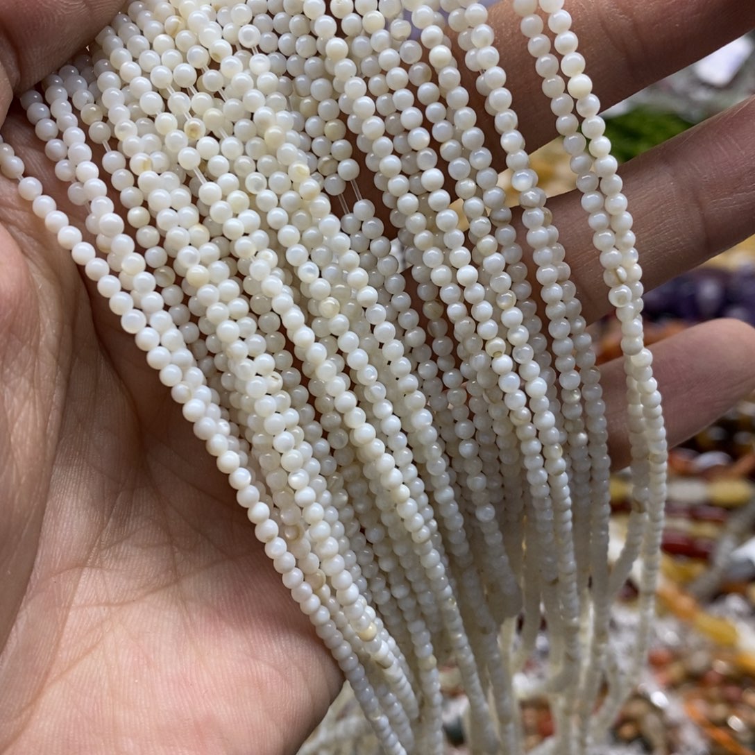 玛瑙/玉髓未镶嵌珠宝半成品一条天然2.4mm淡水珍珠贝壳