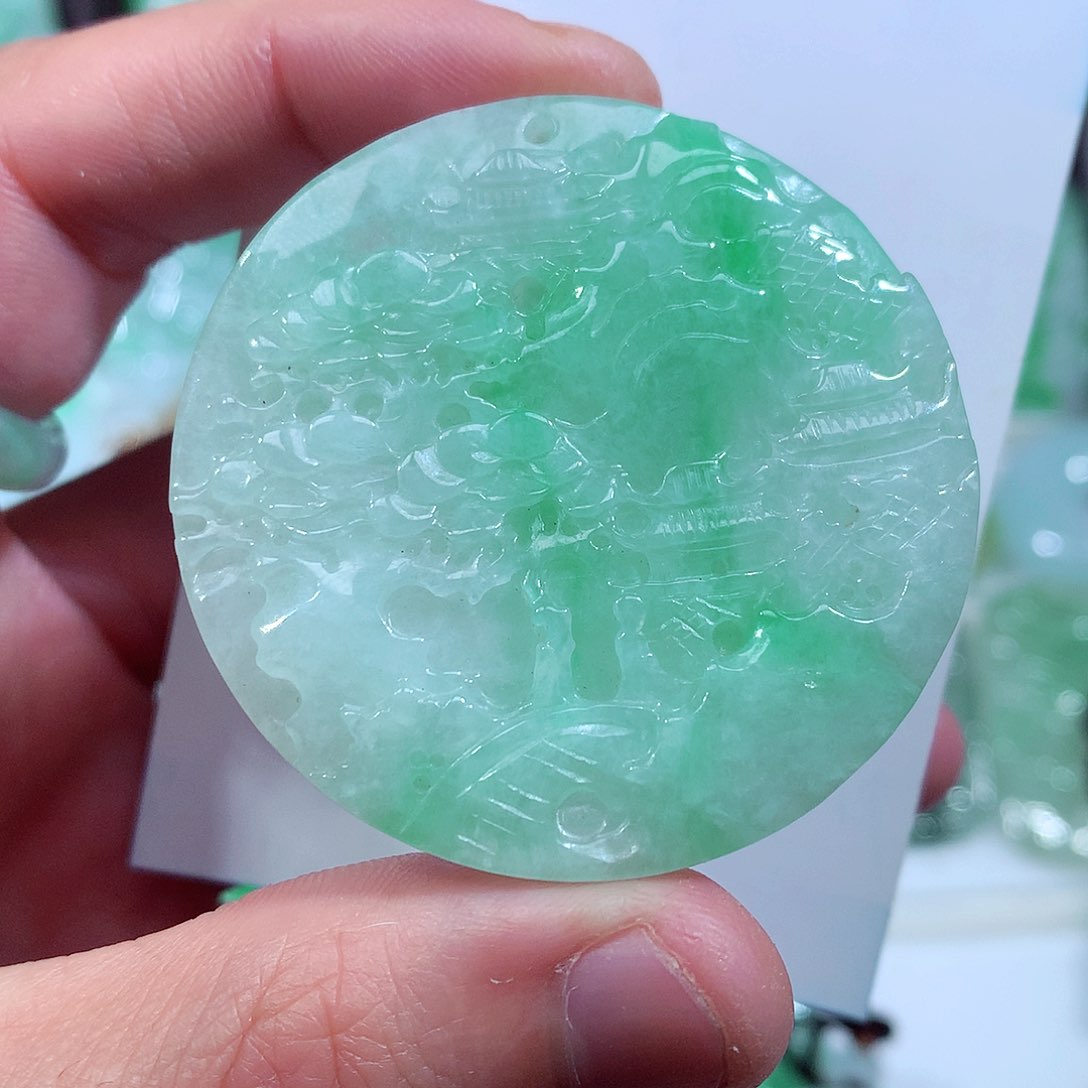 翡翠颈饰未镶嵌缅甸翡翠