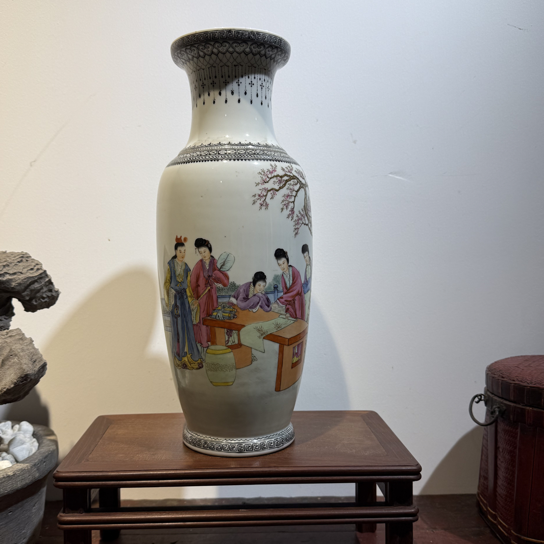粉彩人物图赏瓶中式仿古国风家居装饰瓷器摆件