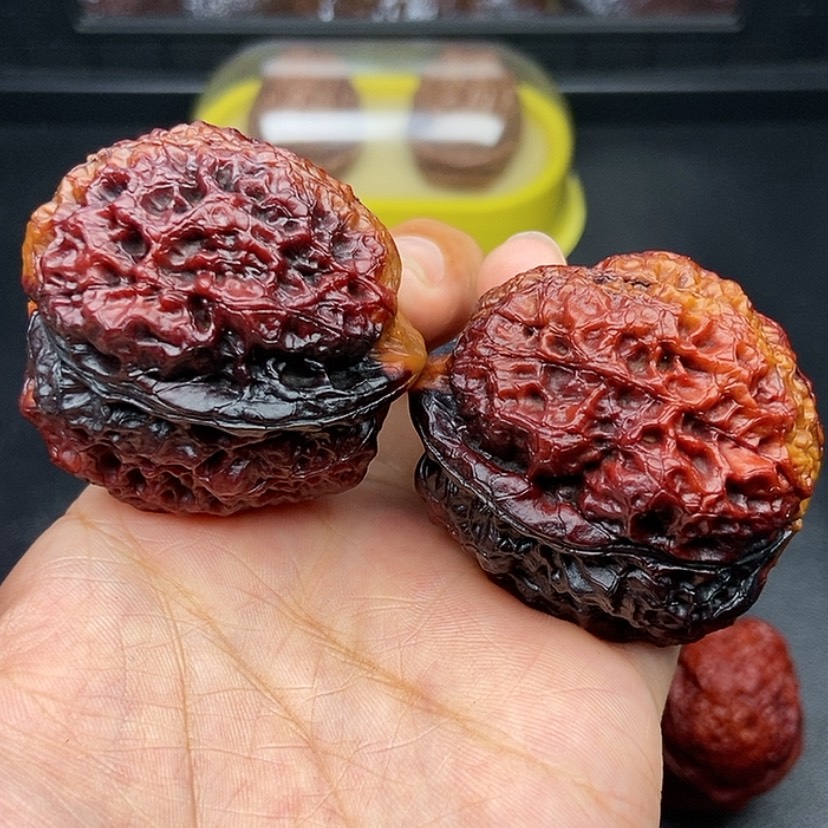【闪购商品】文玩核桃把件44尺七彩龙脊妖蟾61克