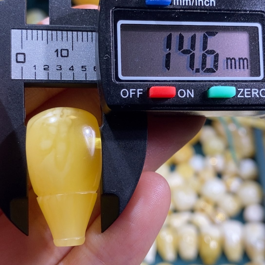 蜜蜡裸石未镶嵌配饰