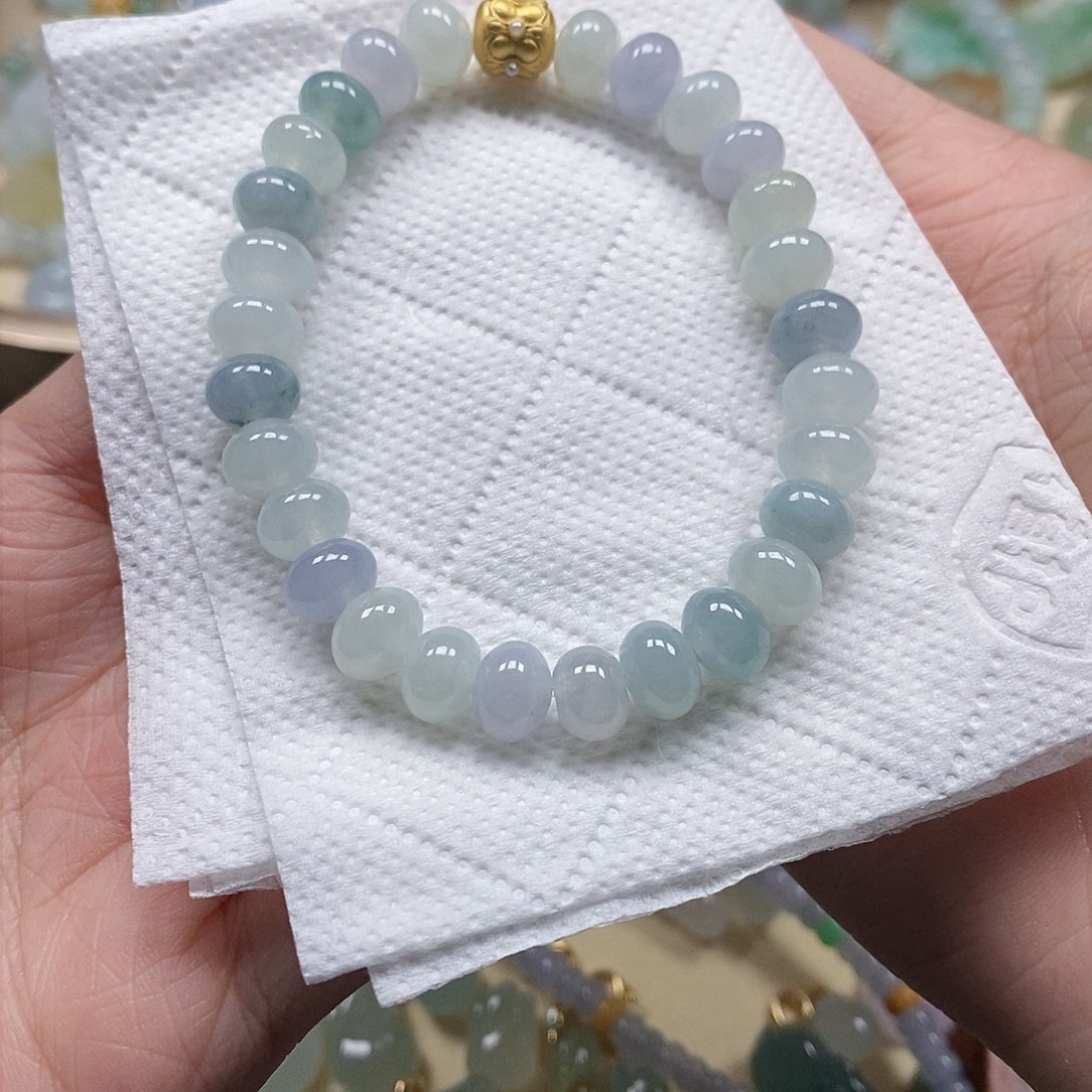 翡翠颈饰未镶嵌闪