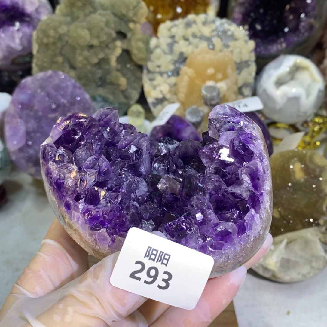 未镶嵌水晶大型摆件（非配饰）