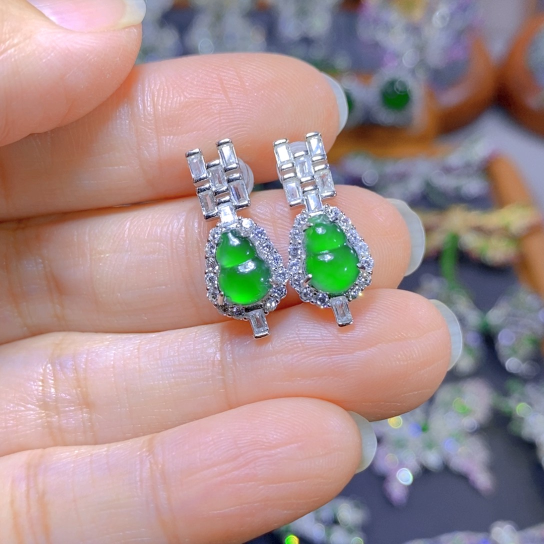 翡翠颈饰银S925镶嵌天然翡翠