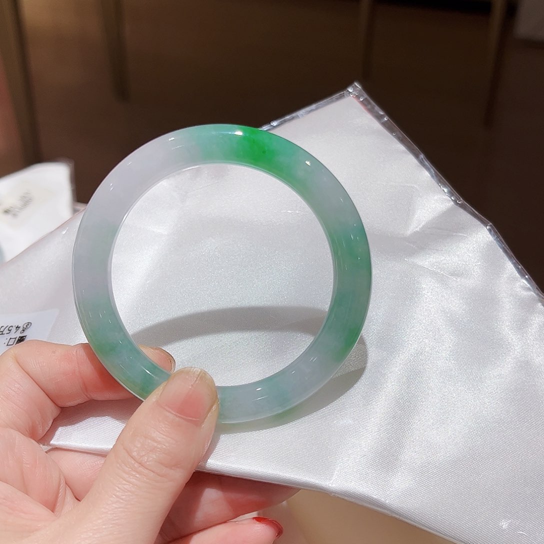 翡翠未镶嵌手镯翡翠手镯