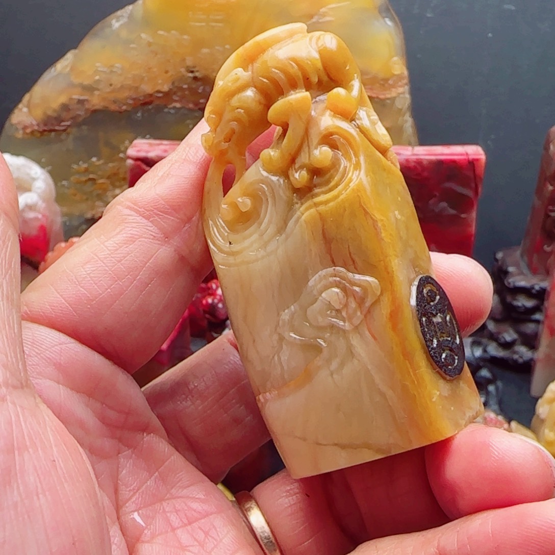 昌化石田黄石纽章