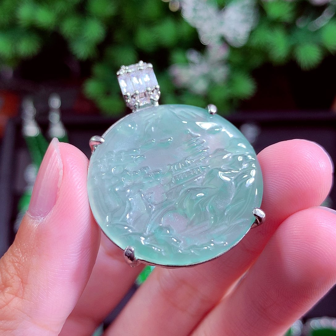 颈饰未镶嵌翡翠天然