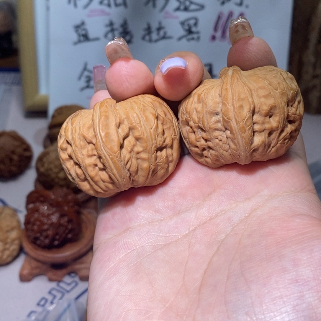 龙***门吊坠文玩核桃元宝