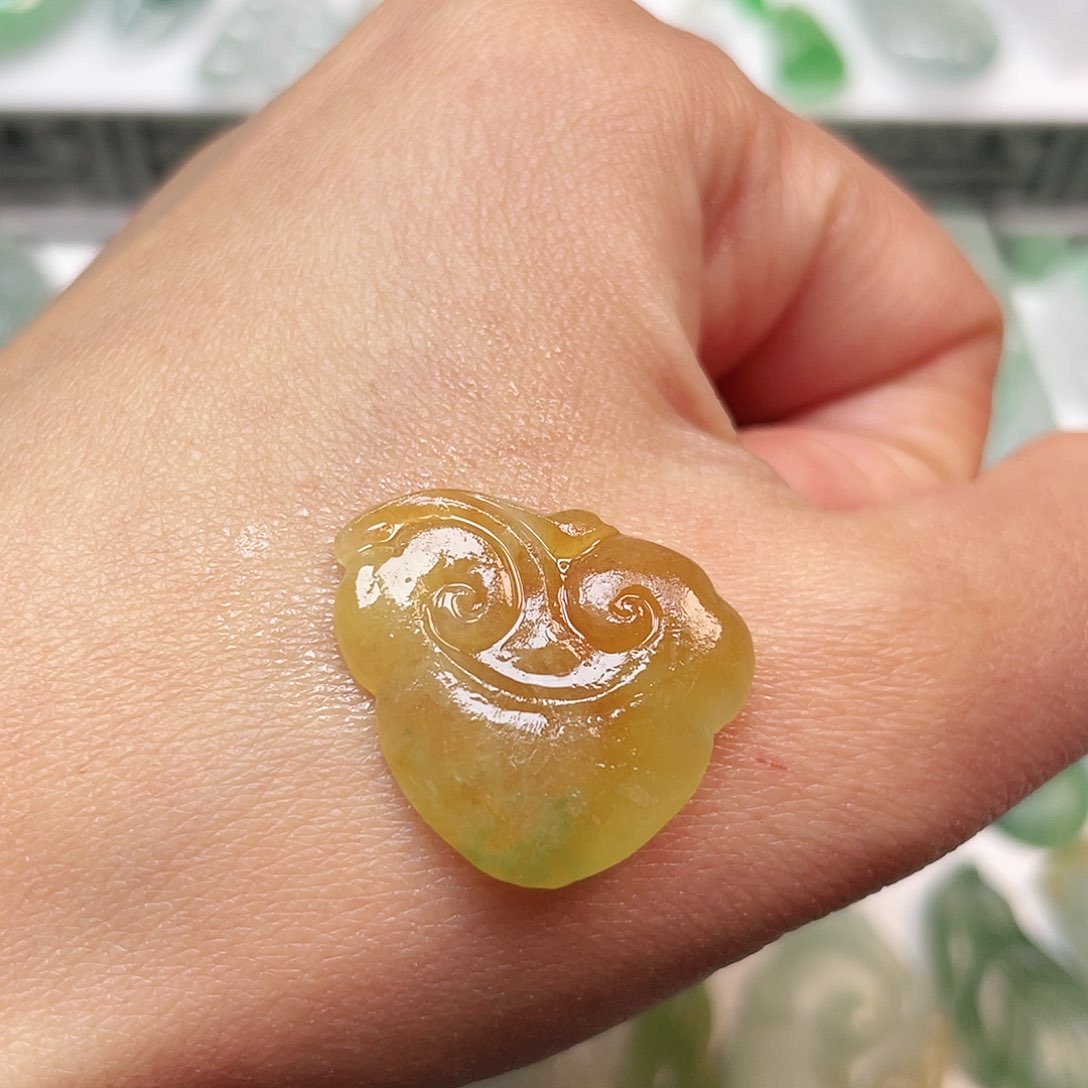 定制翡翠未镶嵌黄绿如意吊坠挂件