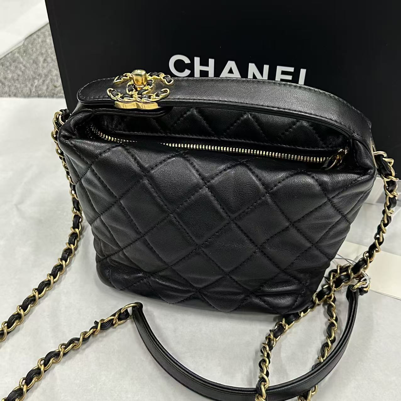 95新 Chanel/香奈儿 泡泡专属/香奈儿黑金饭盒斜挎包/98新