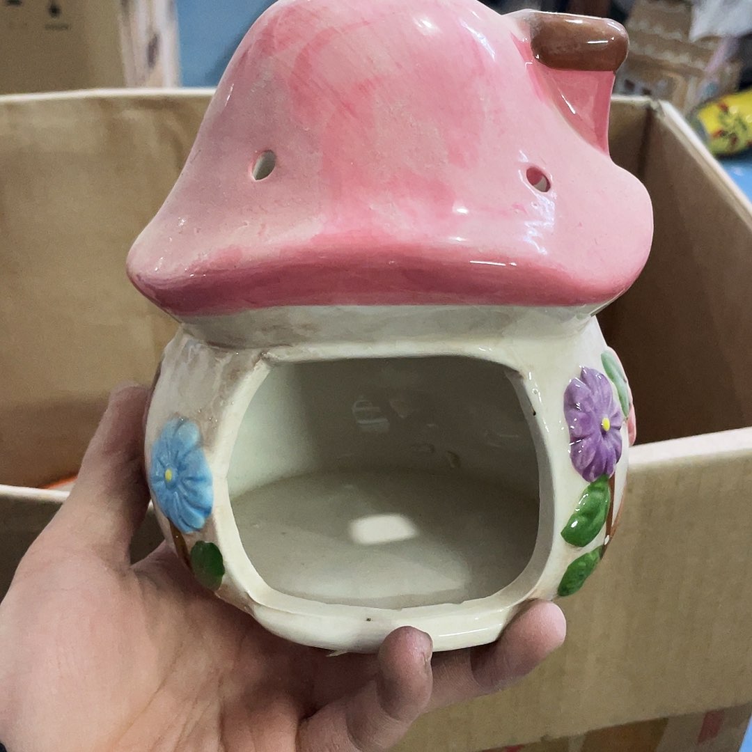 摆件    微瑕。封釉。