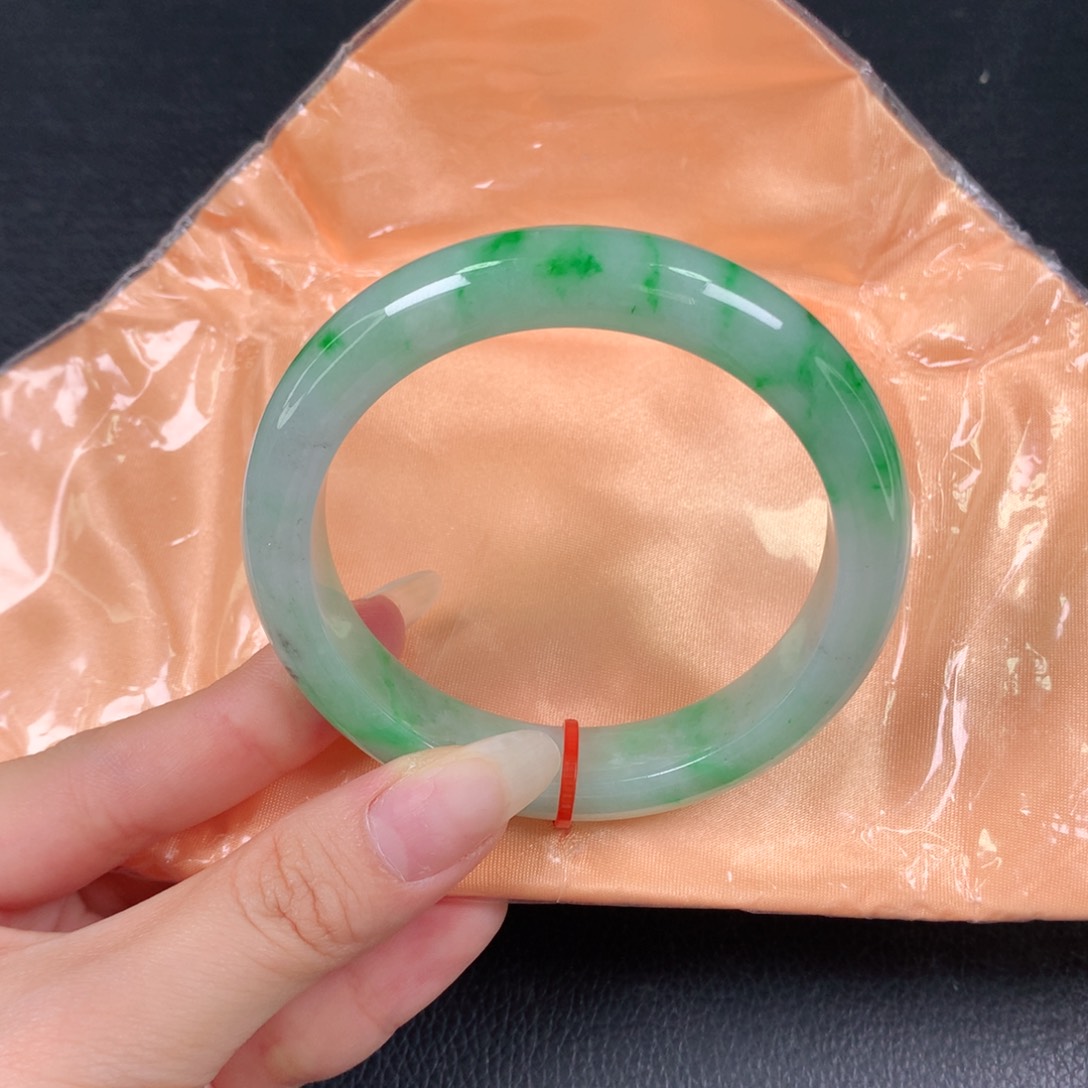 翡翠手镯未镶嵌天然翡翠手镯04