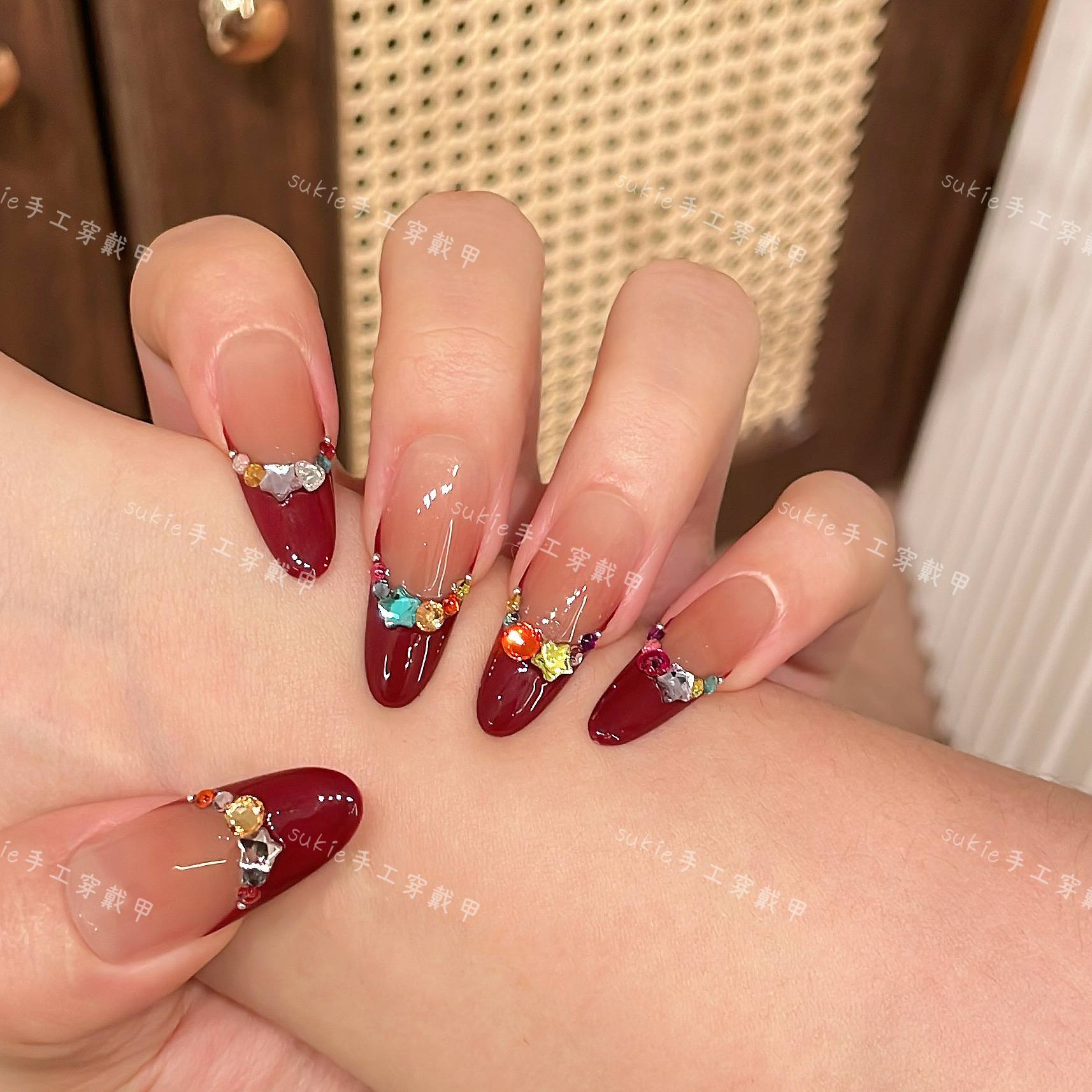 【红宝】酒红色手工法式穿戴甲ins百搭气质带钻爆闪指甲贴美甲贴片