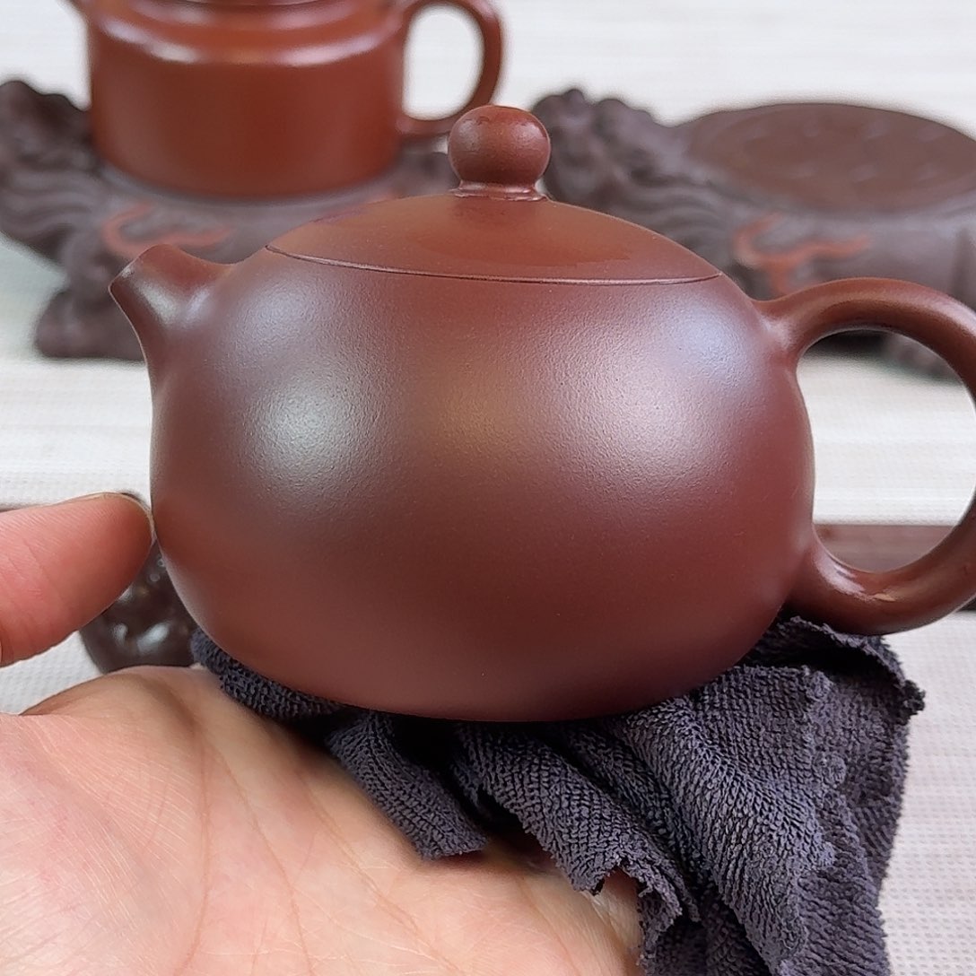 紫砂茶壶240cc龙血砂西施