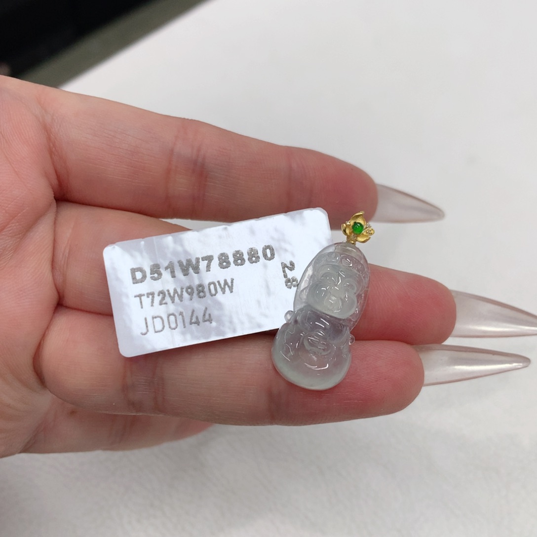 颈饰18K金镶嵌翡翠