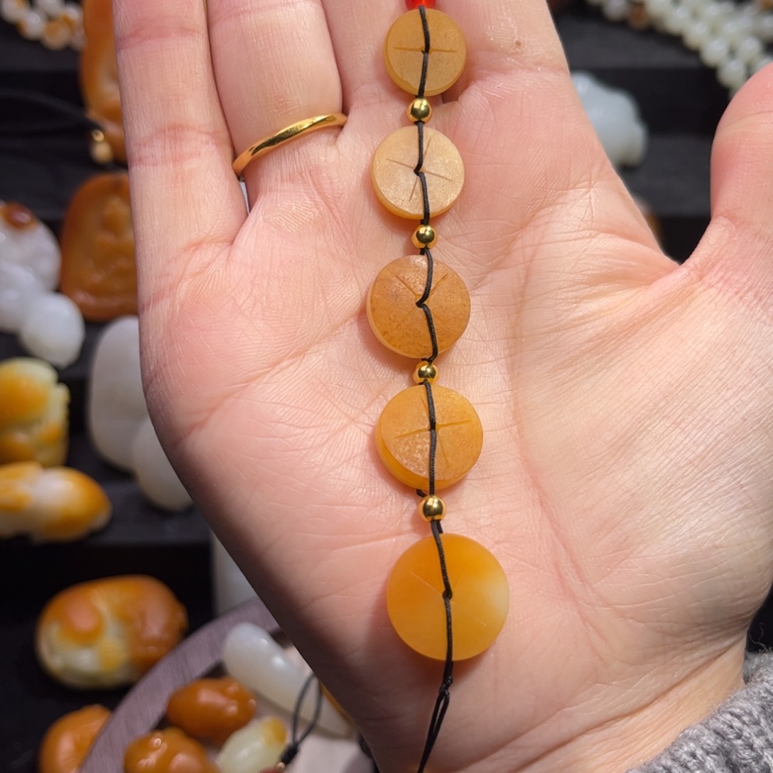 和田玉颈饰未镶嵌