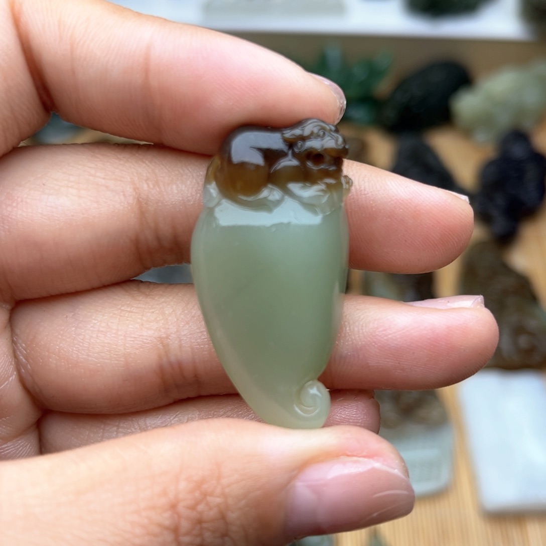 和田玉未镶嵌颈饰我****？