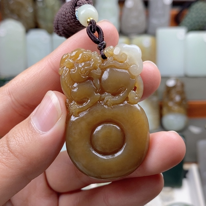 和田玉（糖玉）未镶嵌颈饰