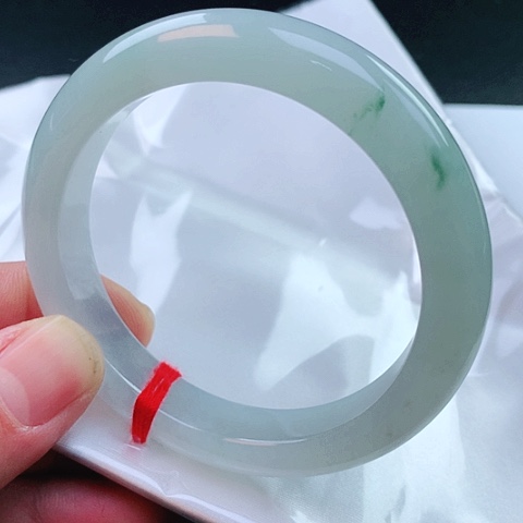 翡翠手镯未镶嵌翡翠手镯未镶嵌