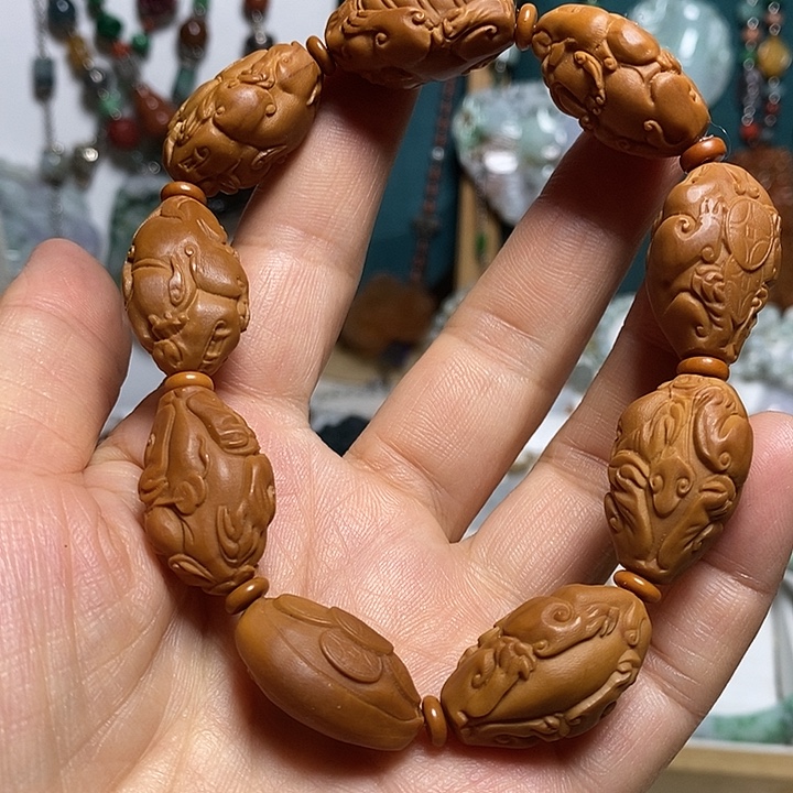 吊坠(赠链)未镶嵌翡翠